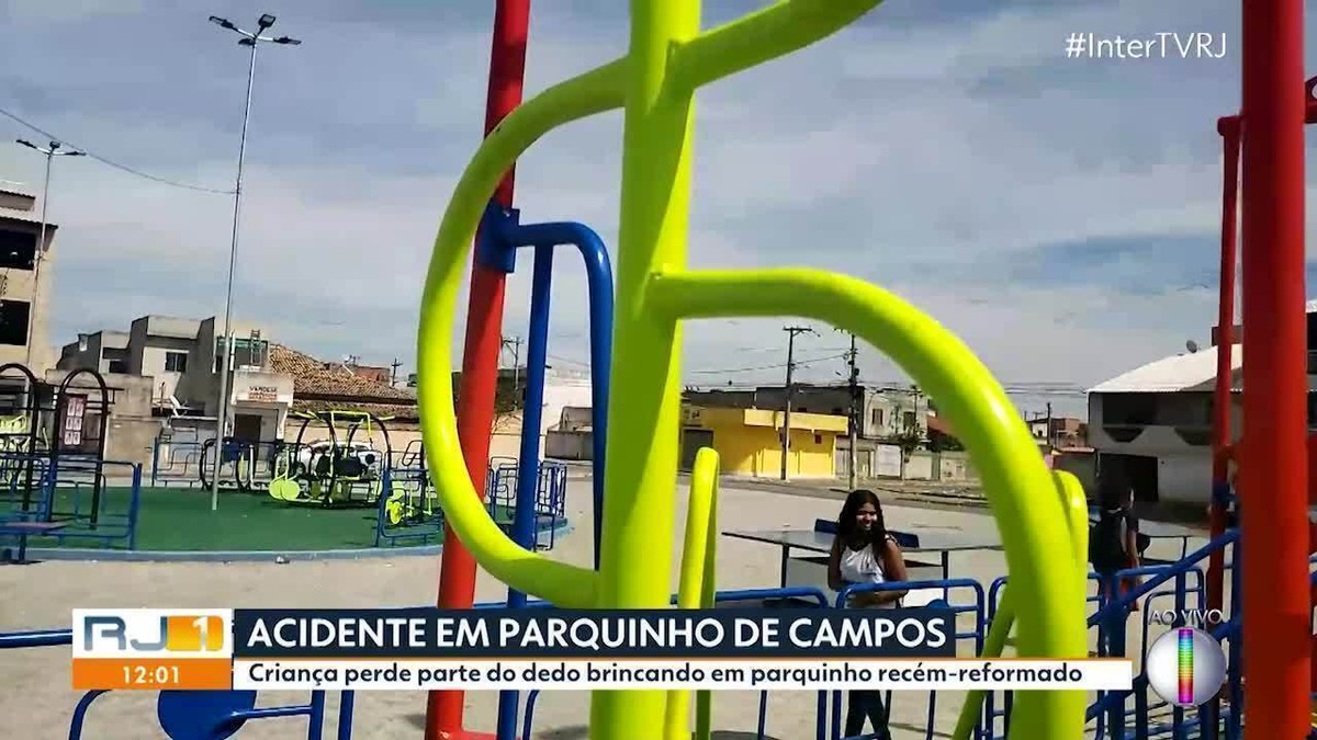 Criança tem parte de dedo arrancada em brinquedo de praça inaugurada há 10 dias em Campos