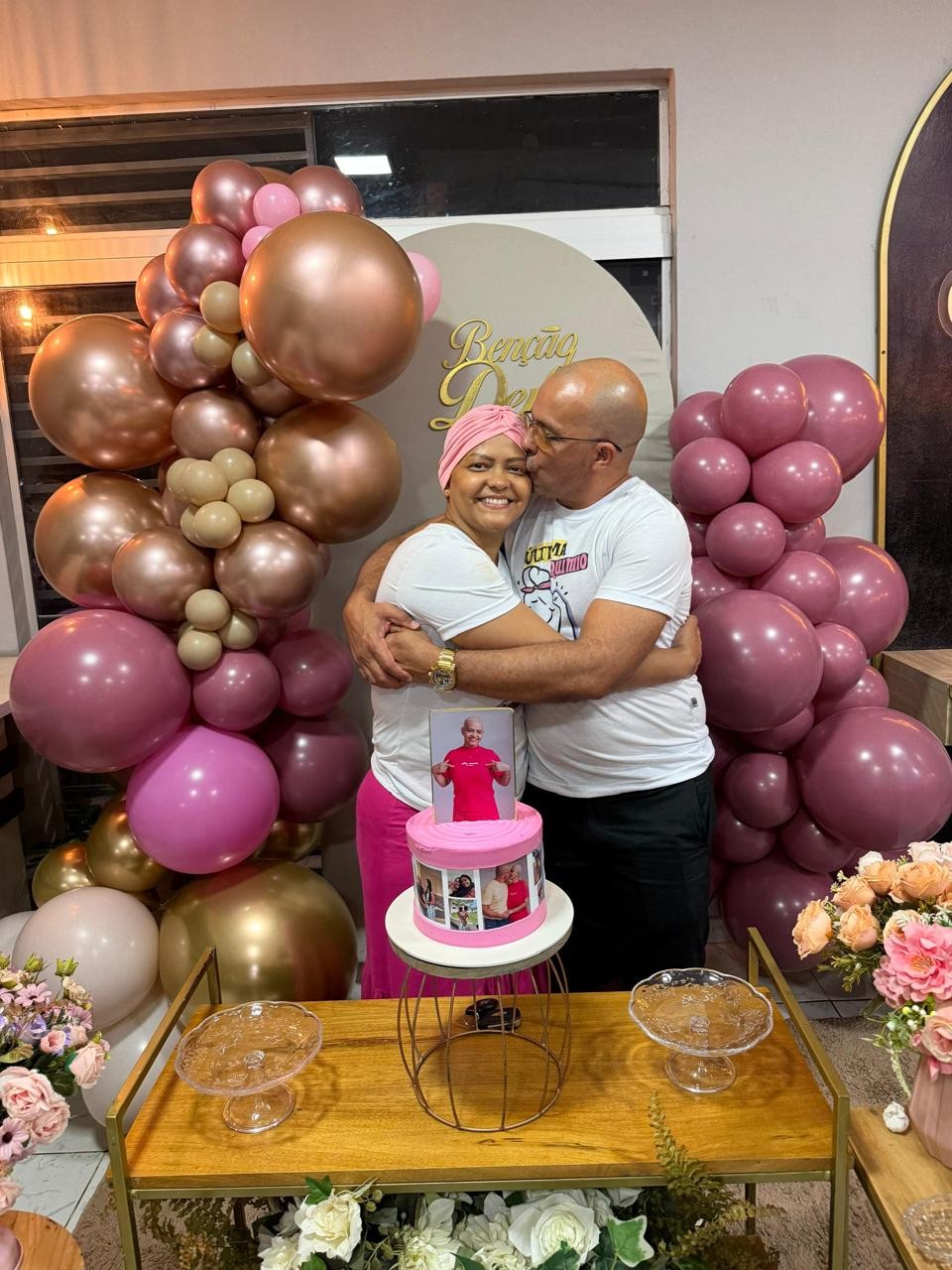 ‘Cheguei a pedir a Deus para me levar’: mulher conclui quimioterapia e ganha surpresa após deixar hospital no Acre