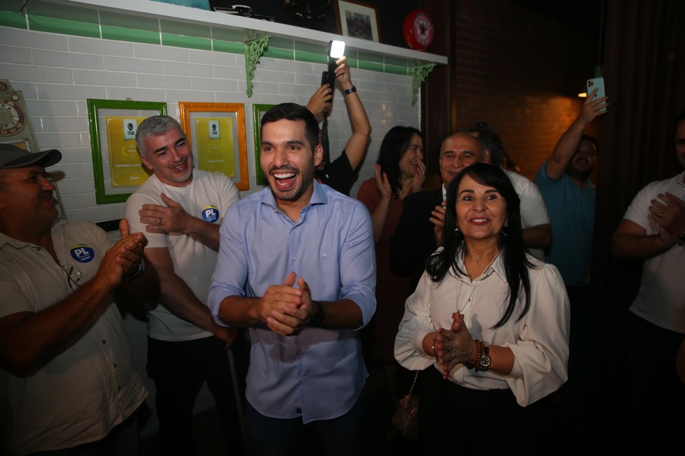 PL lança André Fernandes e Alcyvania Pinheiro como candidatos a prefeito e vice-prefeita de Fortaleza em 2024. — Foto: Ismael Soares/Sistema Verdes Mares