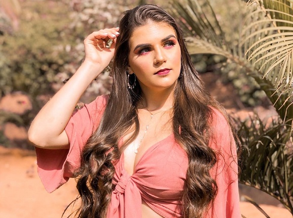 Influencer tem mais de 20% do corpo queimado após explosão de garrafa com álcool em churrasco no ES — Foto: Reprodução/Instagram 