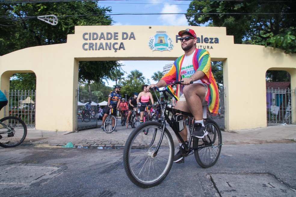 2º Pedal do Orgulho LGBTI+ é realizado neste domingo em Fortaleza. — Foto: Alex Costa/PMF