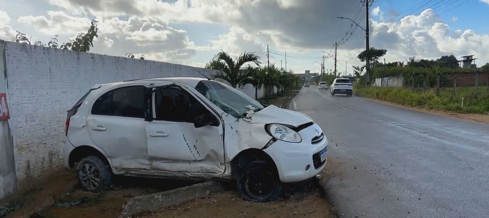 Ex-policial militar morre após ser baleado e esfaqueado e bater carro na Estrada da Mumbeca 