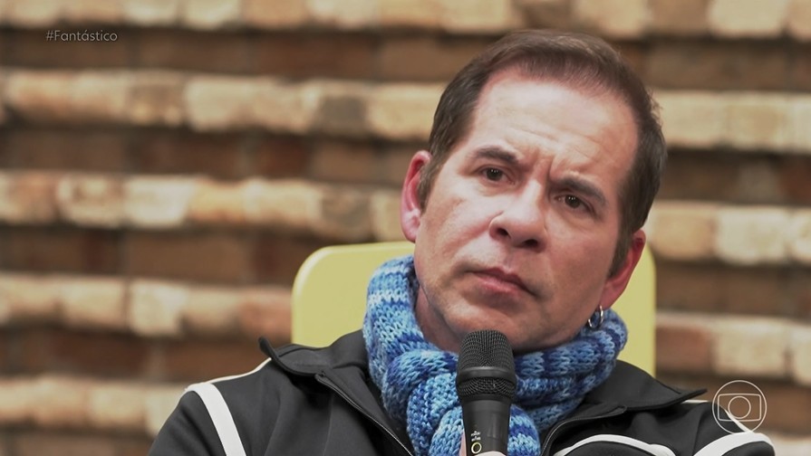 Leandro Hassum chora ao contar da prisão do pai por envolvimento com a máfia italiana: 'Foi um corte na minha vida'