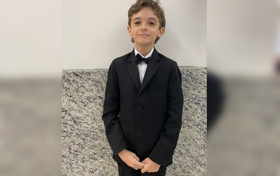 VÍDEO: Menino de oito anos chama a atenção tocando sucessos da música  clássica no piano, Caruaru e Região