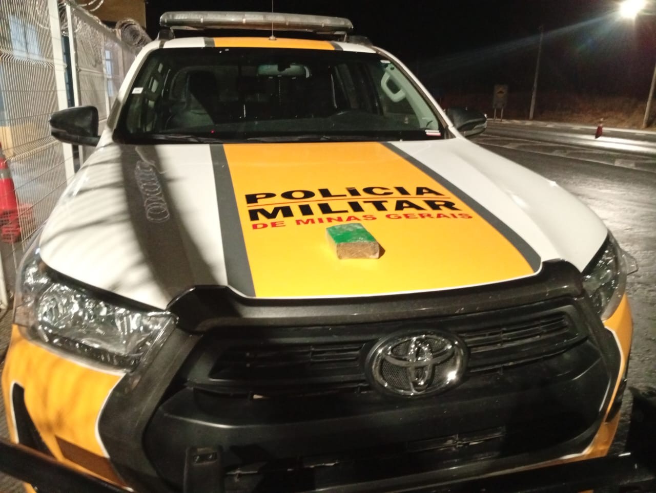 
Mãos trêmulas e inquietação fazem PM suspeitar de motorista preso com droga na MGC-135