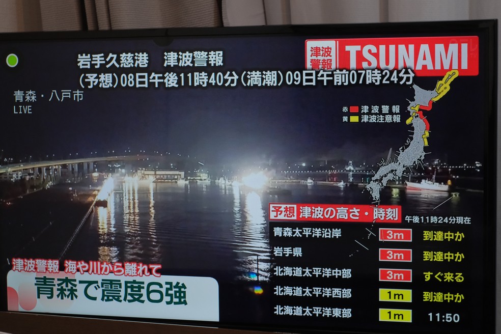 Imagens de cidade japonesa de Aomori, onde h&aacute; alerta de tsunami &mdash; Foto: The Yomiuri Shimbun/Reuters