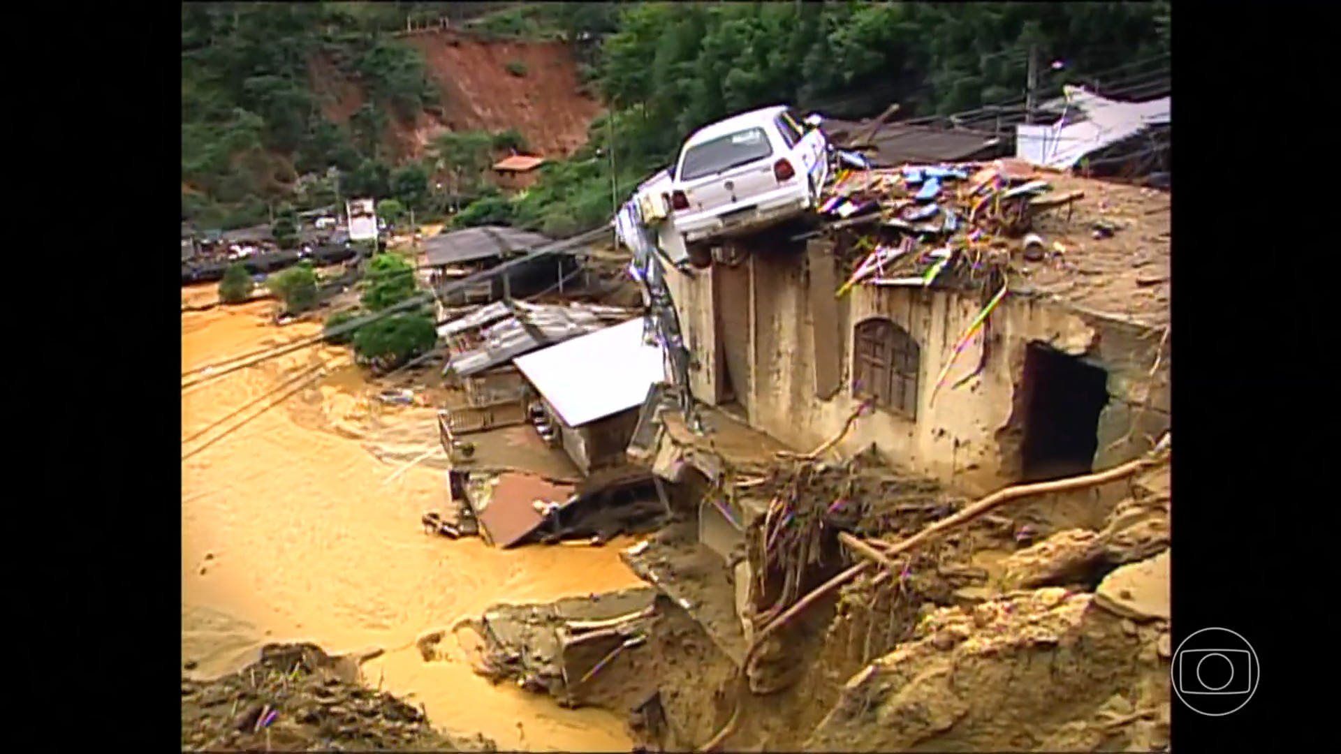 Após maior catástrofe natural do Brasil, centenas de pessoas de 7 cidades da Região Serrana do Rio convivem com o medo da chuva