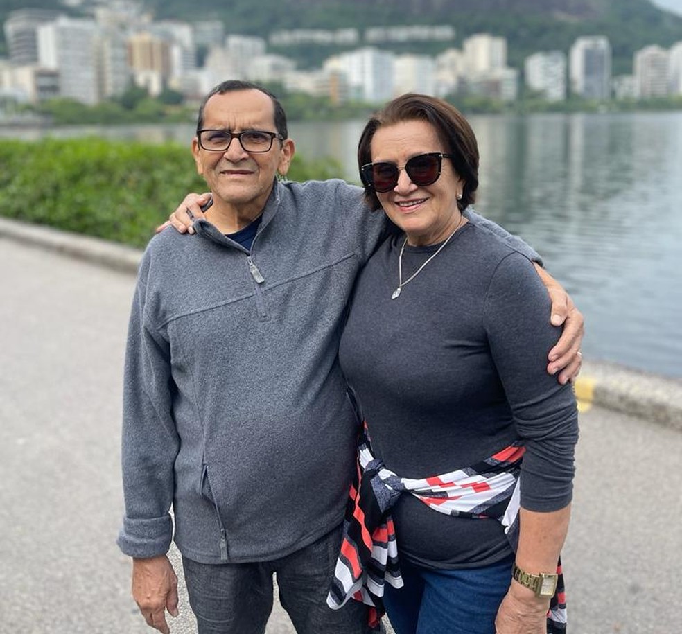 Geraldo Coelho, 73 anos, e Osélia Coelho, 72 anos, na Lagoa Rodrigo de Freitas, na Zona Sul do Rio — Foto: Felipe Coelho/ Arquivo pessoal