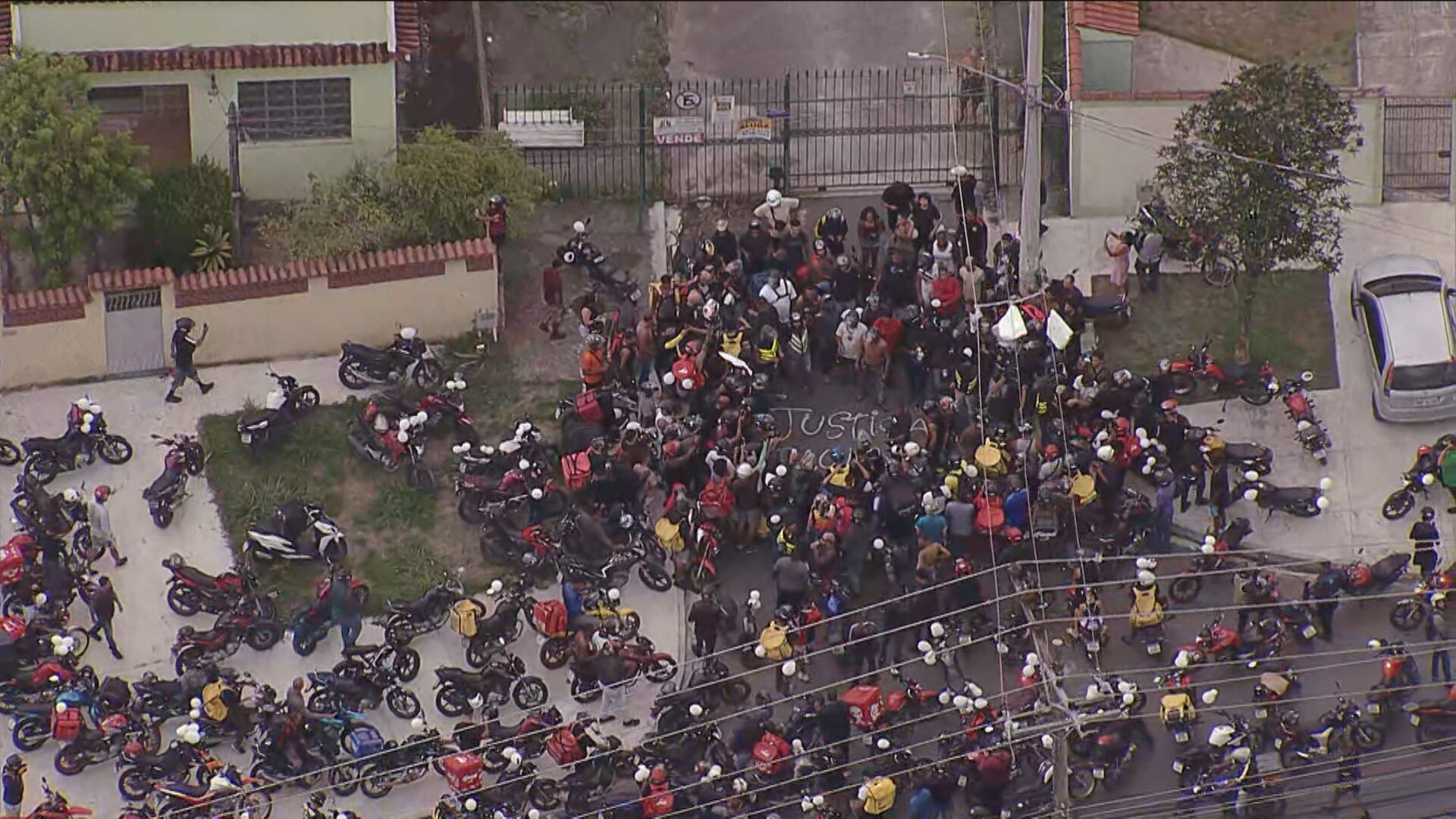 Motoboys fazem protesto em Campo Grande após morte de colega durante entrega