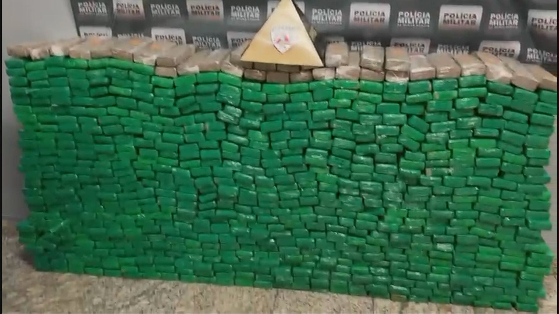 Polícia apreende 850 quilos de maconha e prende homem por tráfico em Sete Lagoas