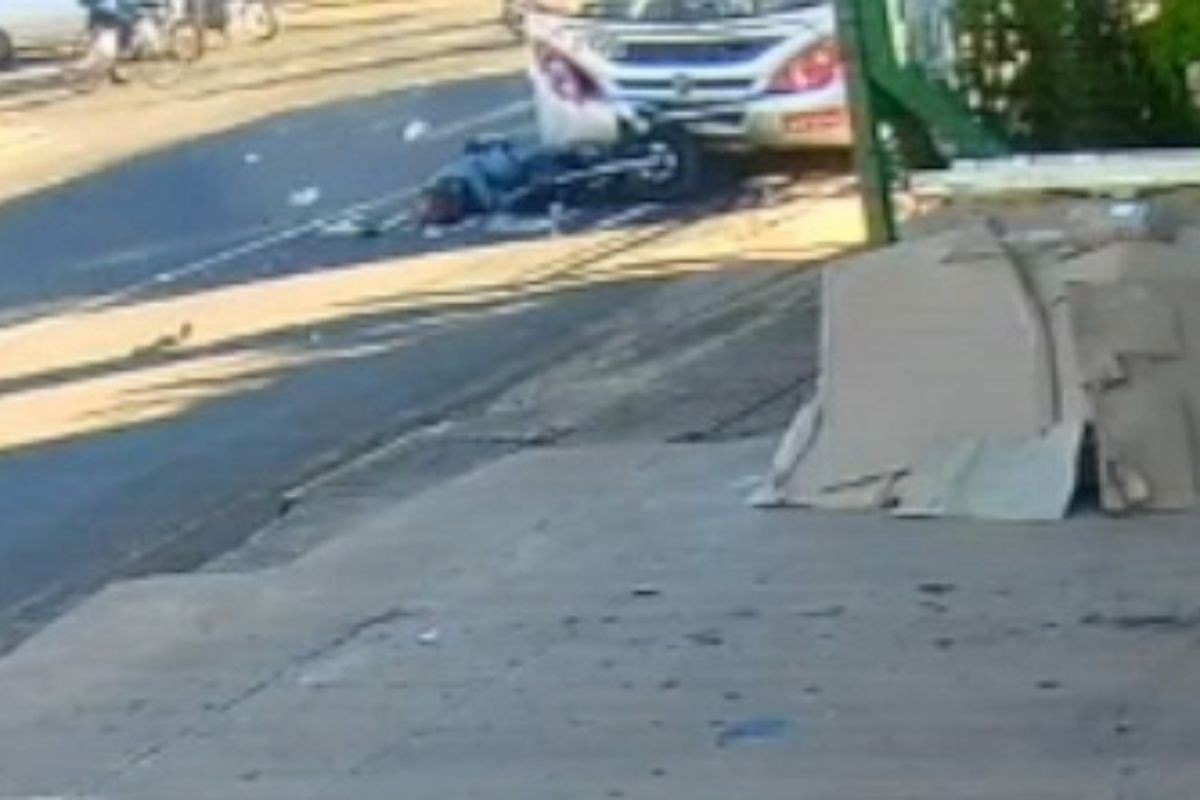 VÍDEO: Manicure morre durante acidente entre moto e ônibus em Campo Grande 