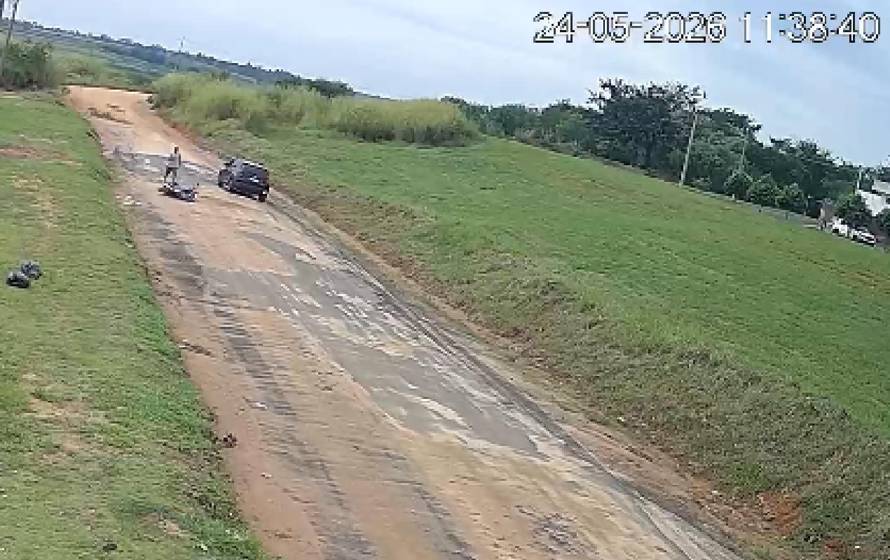 VÍDEO: câmera flagra momento em que motociclista é atingido por linha de pipa; vítima não resistiu ao ferimento 