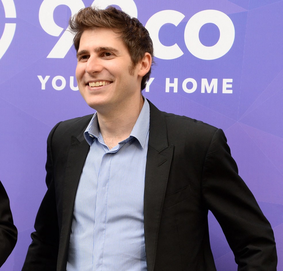 O cofundador do Facebook Eduardo Saverin comparece ao segundo aniversário da 99.co e ao lançamento do 99PRO em Cingapura em 26 de maio de 2016. — Foto: Roslan Rahman/AFP/Arquivo
