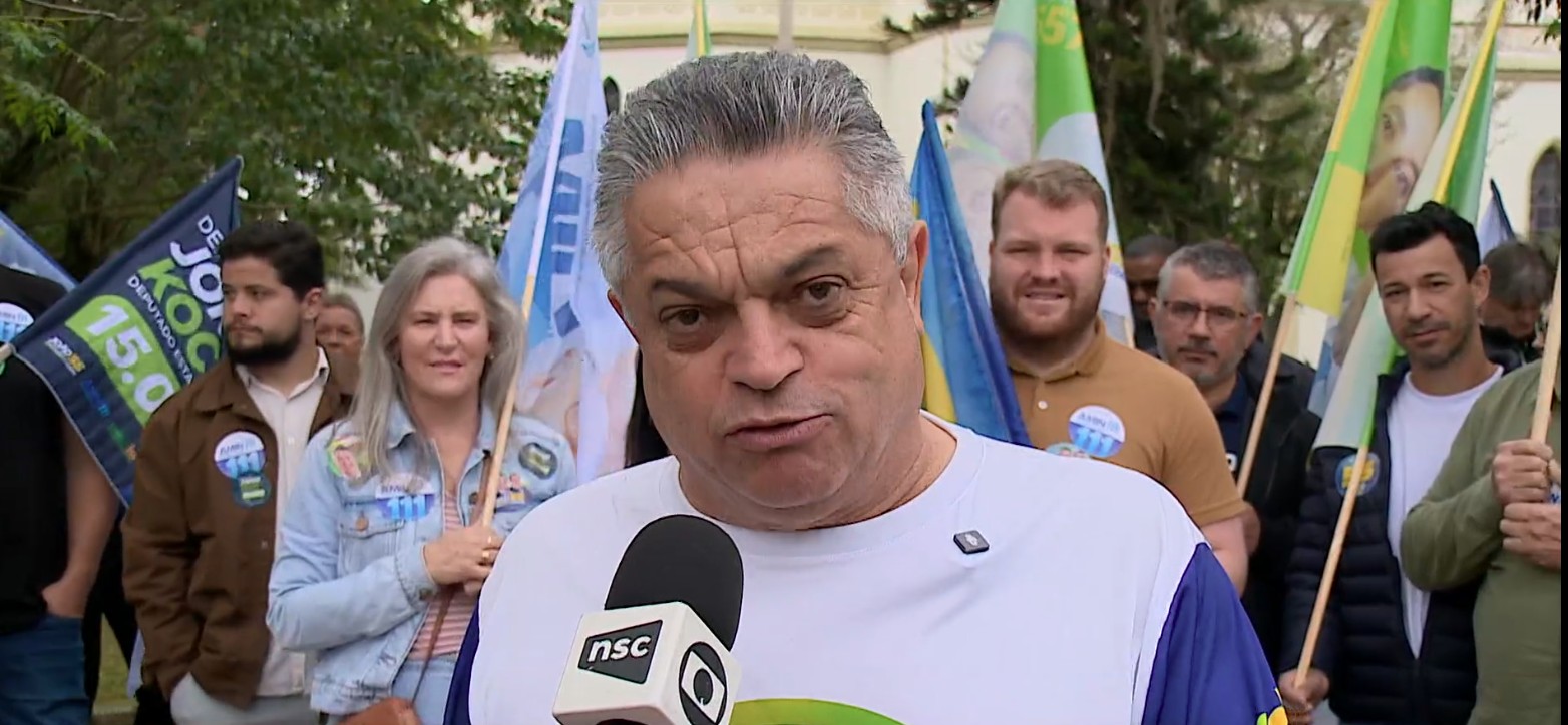 Eleições 2026 em SC: João Rodrigues participa de entrevistas e caminha com apoiadores 