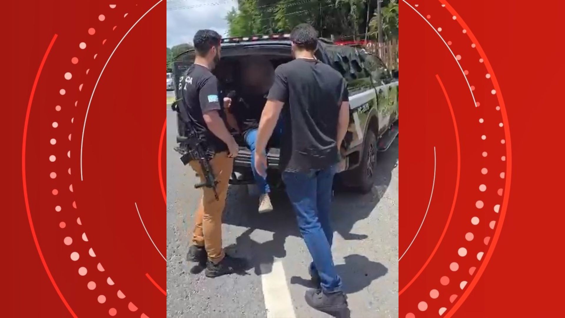 VÍDEO: Foragido da Justiça por extorção, pistolagem e sequestro é preso em ônibus, no ES