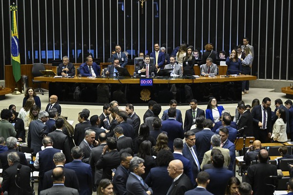 Plenário da Câmara dos Deputados durante sessão conjunta do Congresso Nacional. — Foto: Andressa Anholete/Agência Senado
