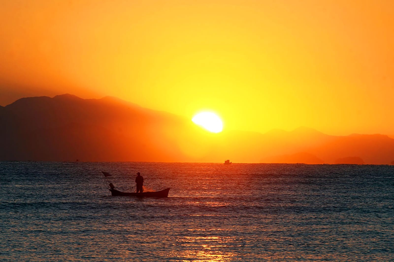 Exposição fotográfica retrata identidade e belezas naturais de Ubatuba; confira