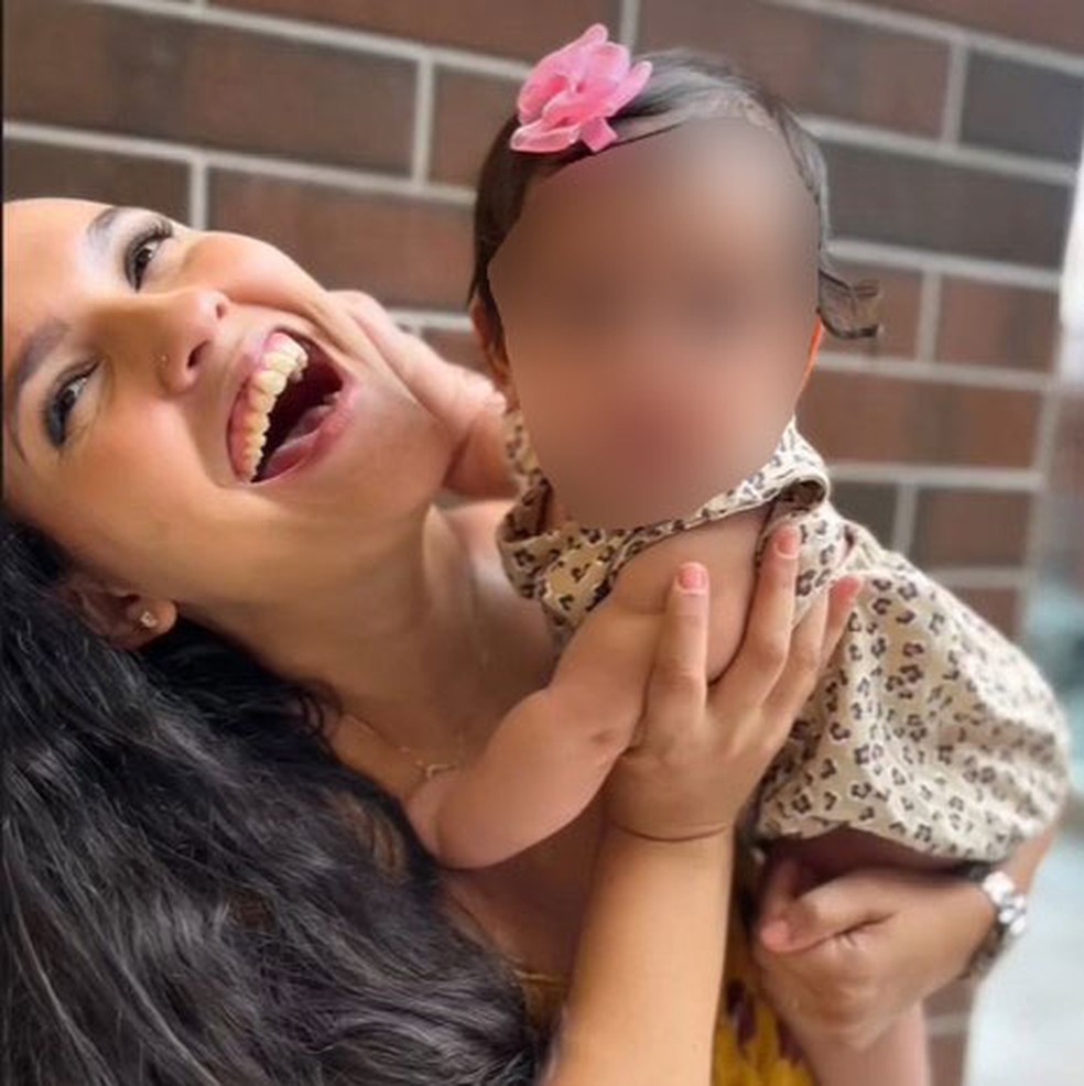 Deborah Vilas Boas da Silva, de 27 anos, morreu em uma tentativa de assalto e tinha uma bebê de 7 meses — Foto: Reprodução