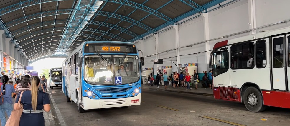 Ônibus em Manaus fabricado em 2011. — Foto: Rede Amazônica