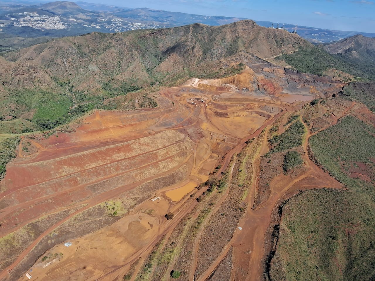 Justiça suspende atividades de mineradoras na Serra do Curral e determina multa de R$ 4 milhões a ANM