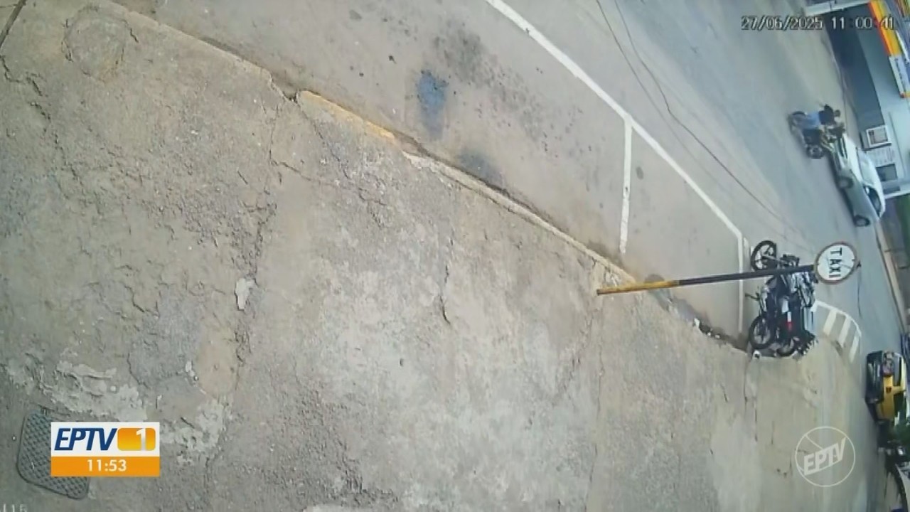 Idoso morre após ser atropelado por moto enquanto atravessava rua em Três Corações, MG