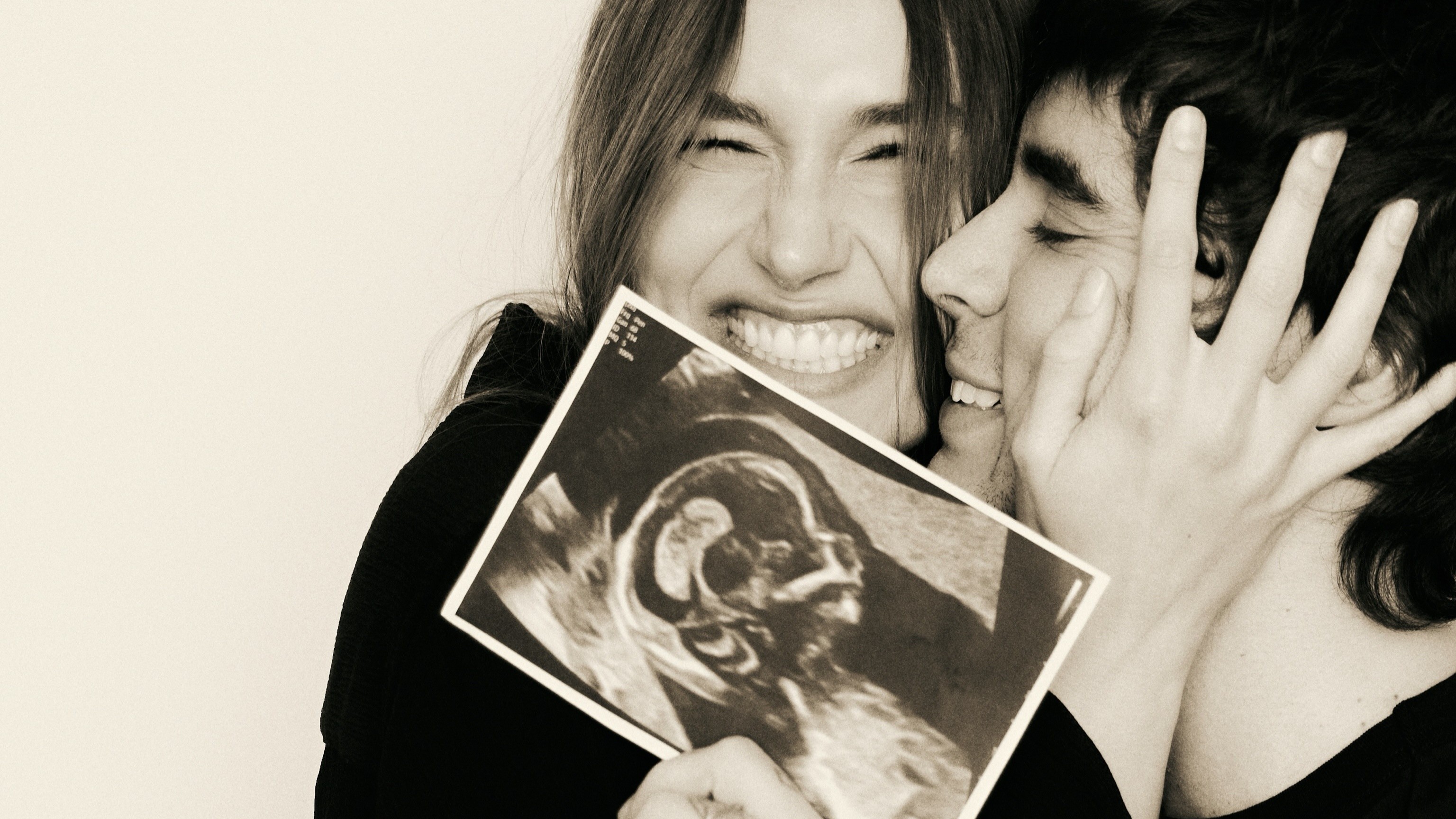 Sasha, filha de Xuxa, comunica gravidez
