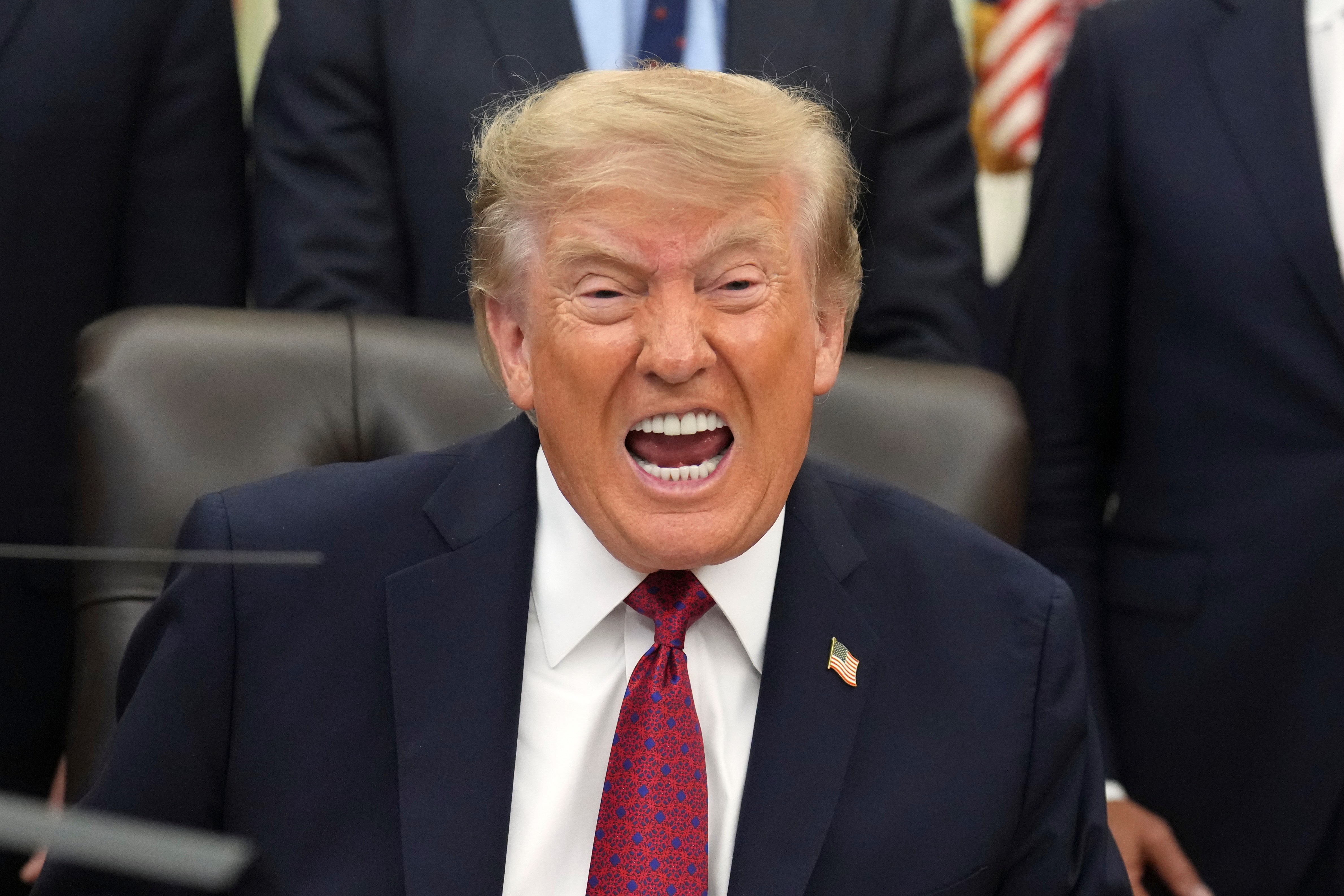 Justiça dos EUA suspende ordem de Trump que negava cidadania em casos de 'turismo de nascimento'