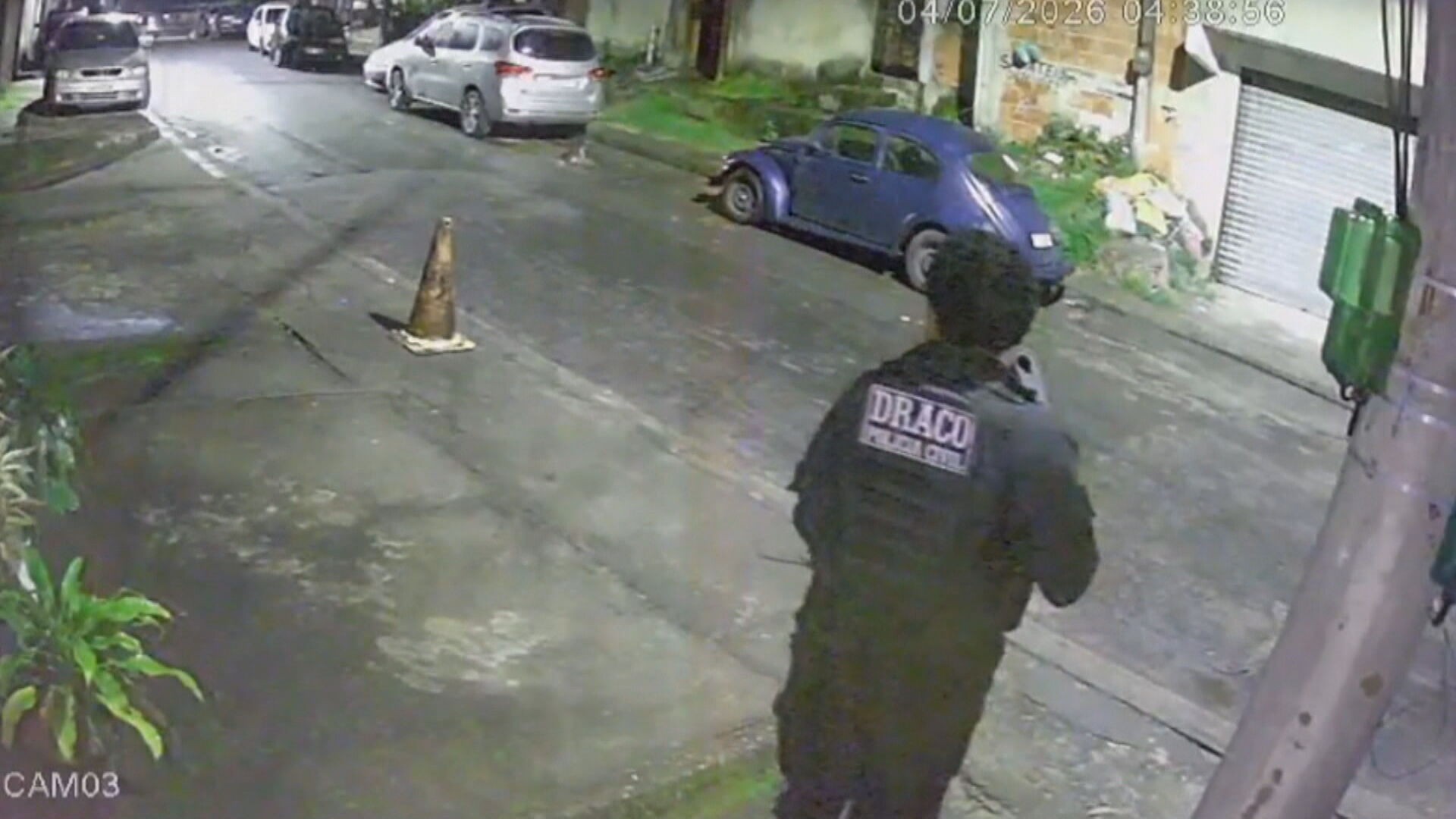 Operação mira milicianos flagrados com fardas falsas da polícia | G1