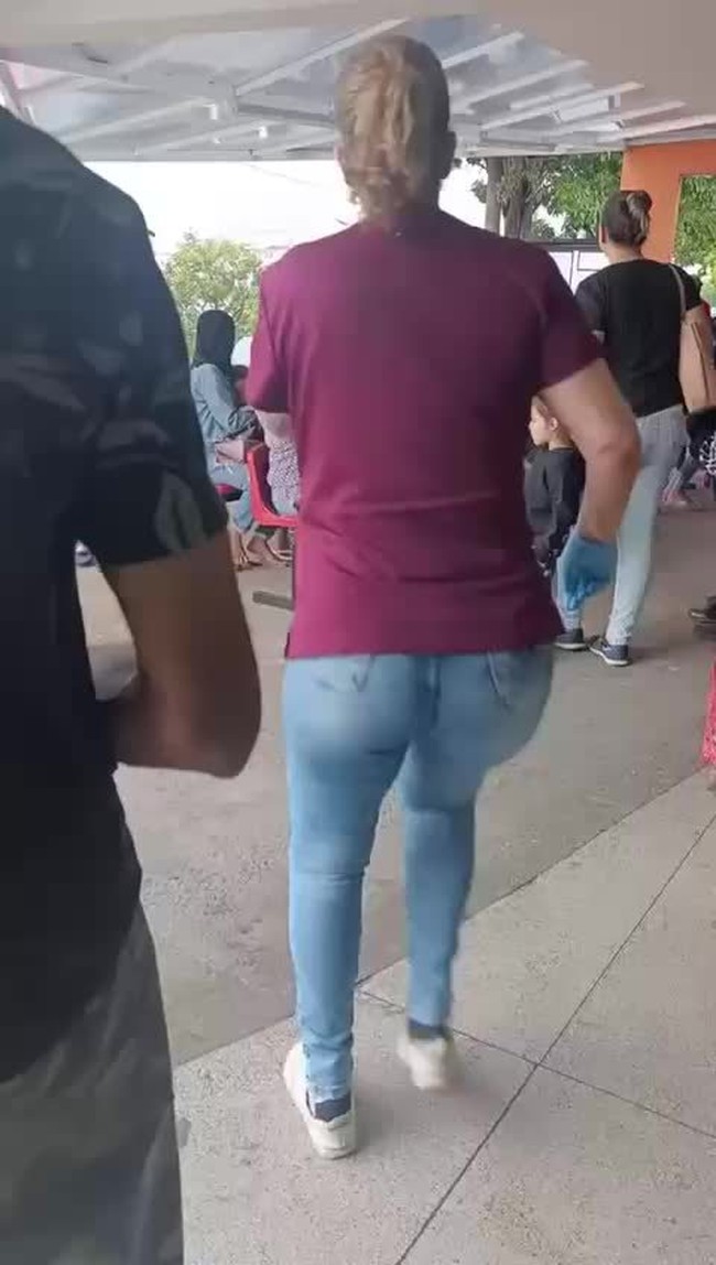 Jovem é arrastada pela enxurrada e se afoga embaixo de caminhão em BH; estado dela é grave