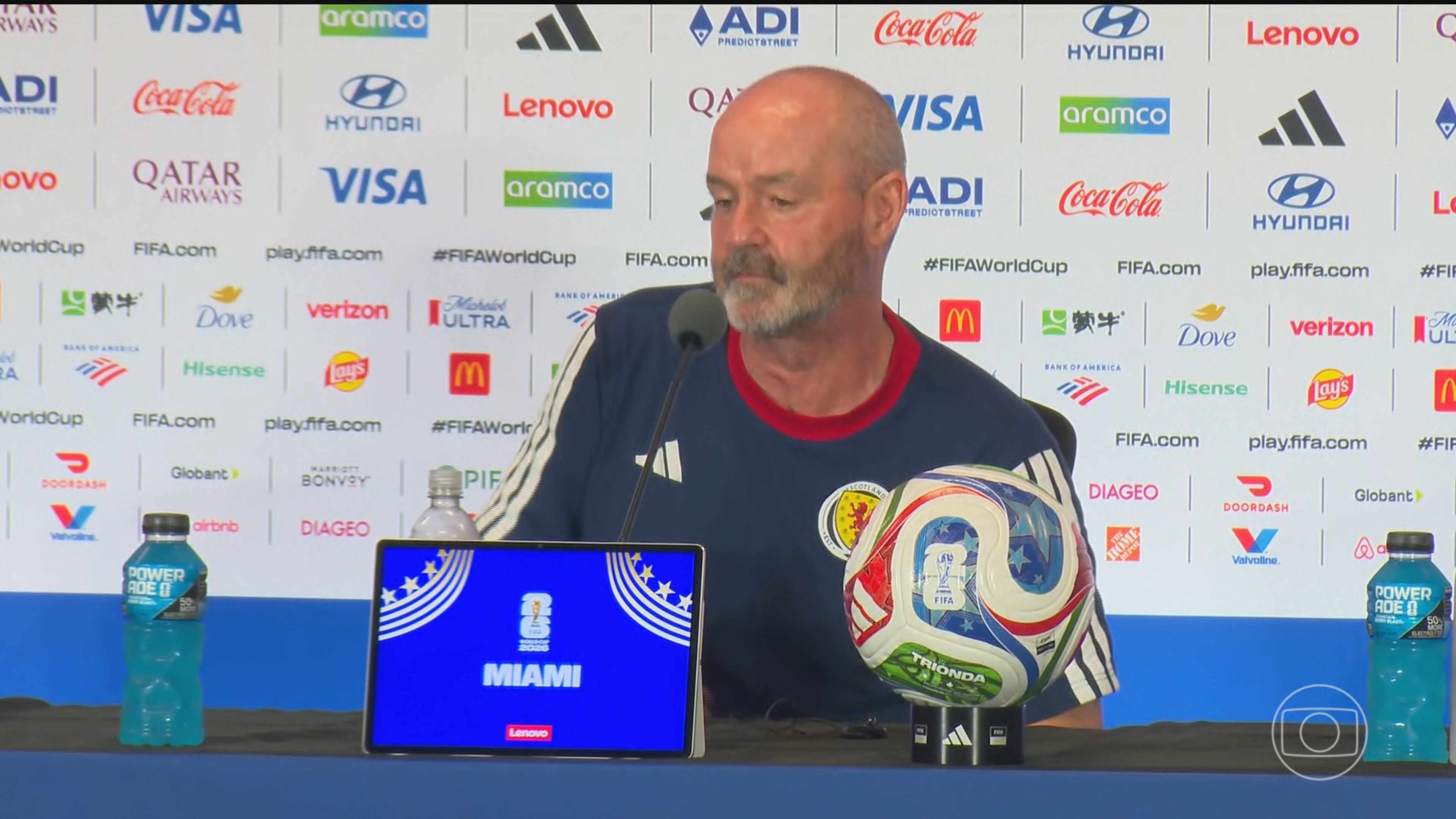 Steve Clarke, técnico escocês, diz que Neymar em campo representa ameaça a mais