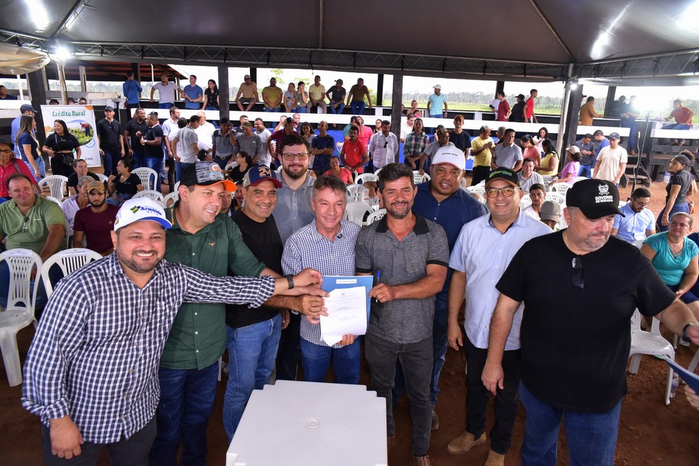Governador de Roraima, Antonio Denarium, no evento que lançou o programa 'Roraima Mais Leite' — Foto: Fernando Oliveira/Divulgação
