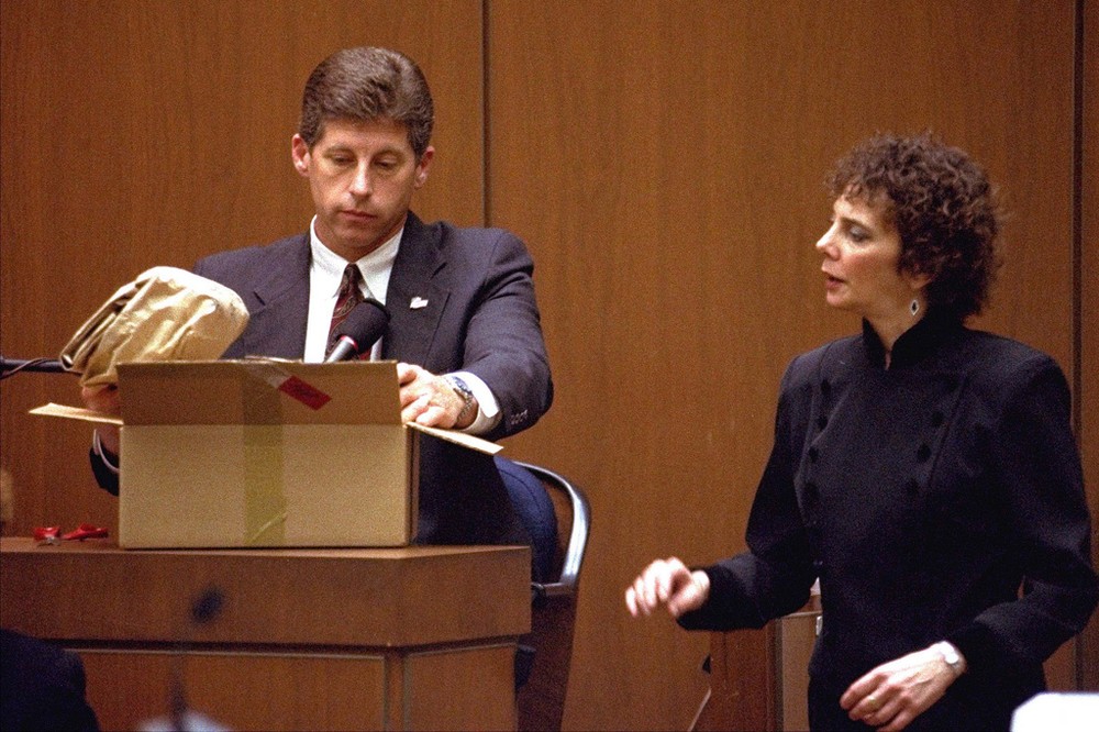 Morre Mark Fuhrman, ex-detetive que atuou no caso O.J. Simpson aos 74 anos