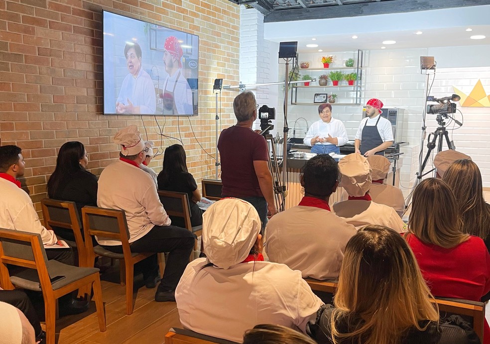Rede de restaurantes oferece treinamentos gratuitos aos funcionários — Foto: Premium Essential Kitchen/Divulgação