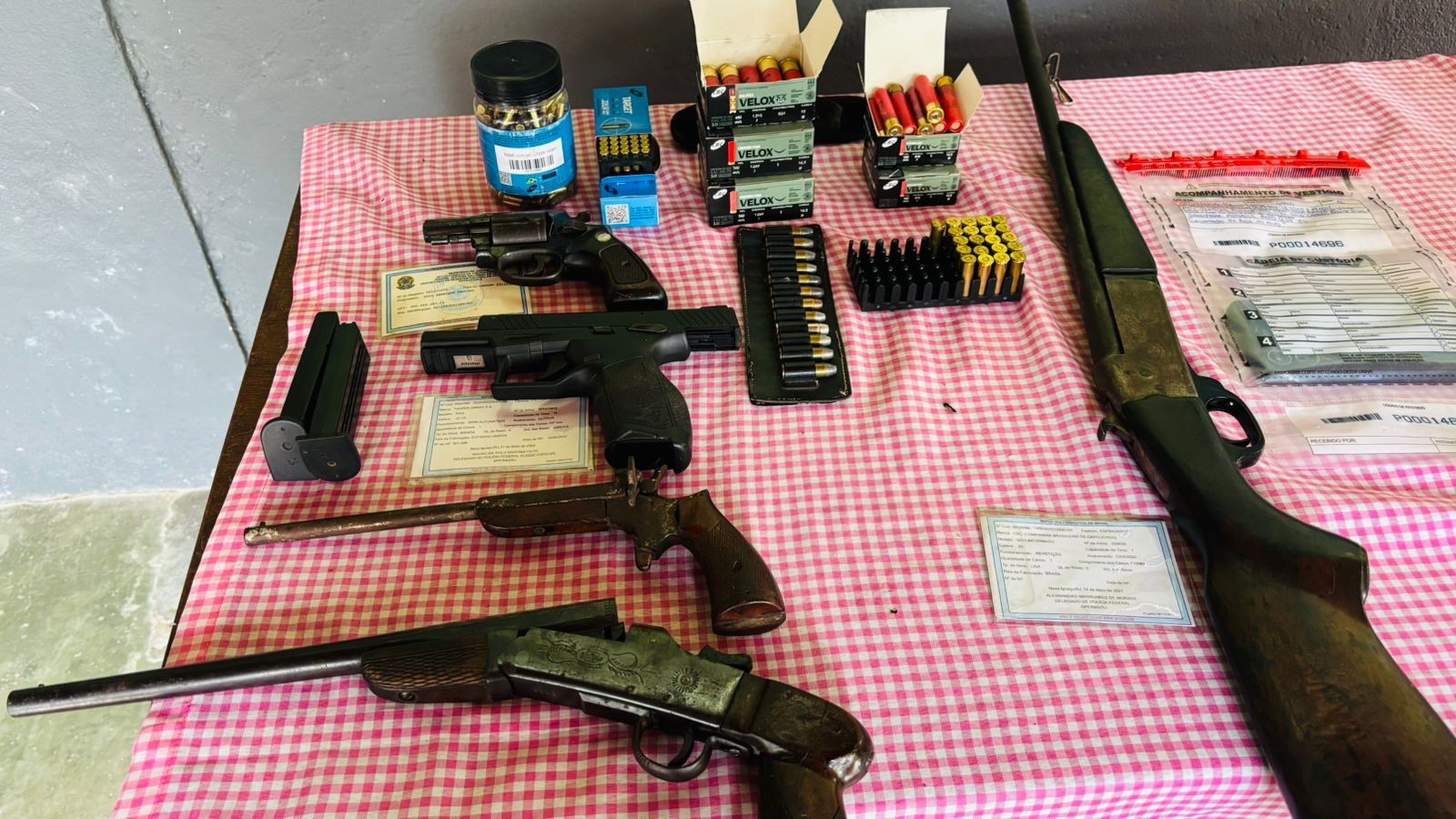 MPRJ cumpre mandados contra policiais e advogados suspeitos de integrar milícia