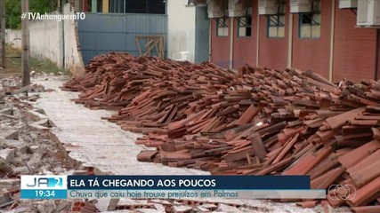 Chuva forte na tarde desta segunda-feira (7) em Palmas provoca estragos