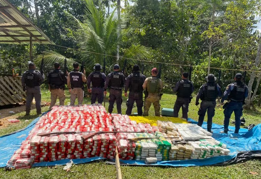 Dupla é condenada por tráfico internacional de 4,2 toneladas de cocaína na tríplice fronteira no AM
