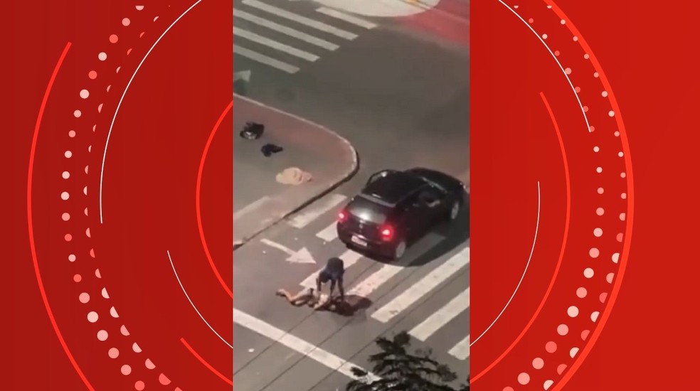 Vídeo: corrida nos EUA tem pista com cruzamento de carros