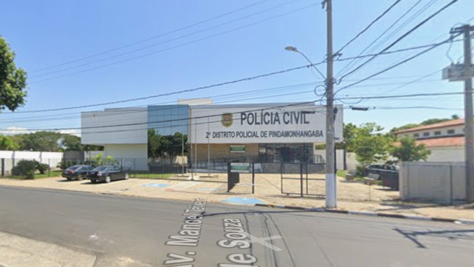 Homem é assassinado a tiros em rua de Pindamonhangaba