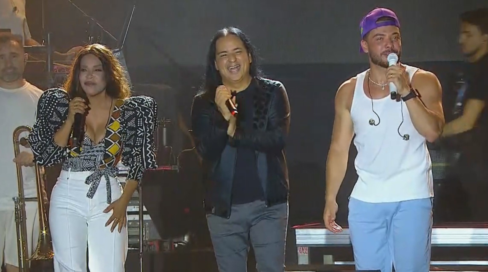 Safadão surpreende público ao receber Silvânia Aquino e Berg Rabelo no palco do Festival de Verão e anuncia gravação de DVD