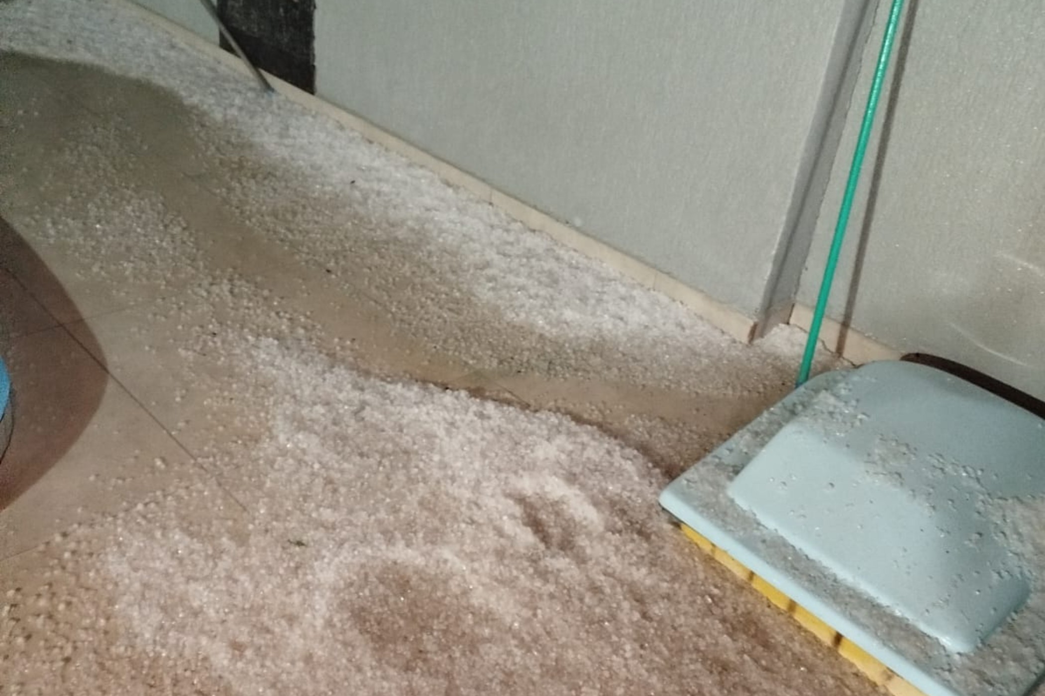 Paraná tem alerta de tempestade e registro de granizo, mas sol deve voltar na quarta (27); veja previsão do tempo