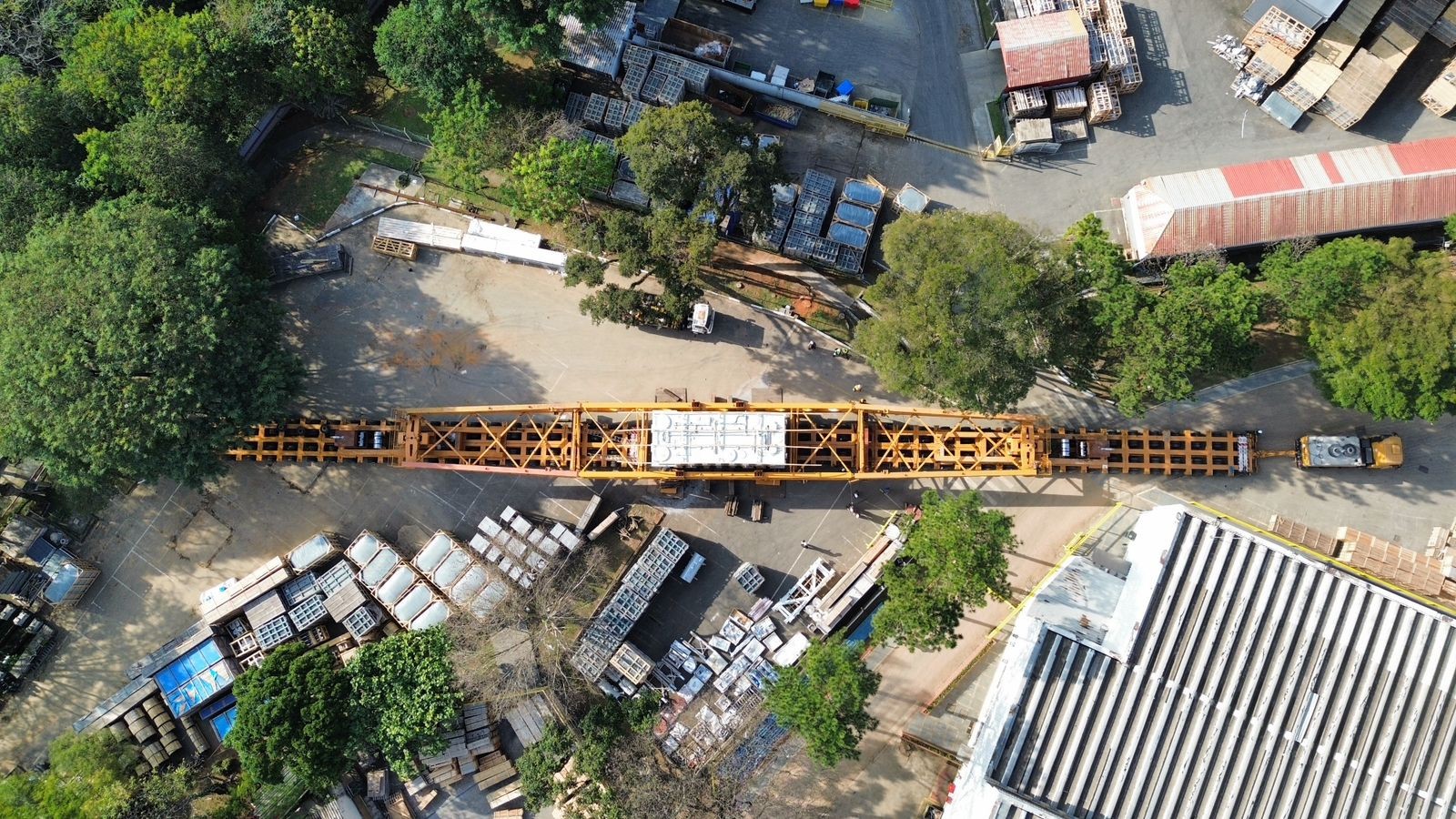 Carga especial gigante, com 135 metros e 800 toneladas, será transportada pela Dutra