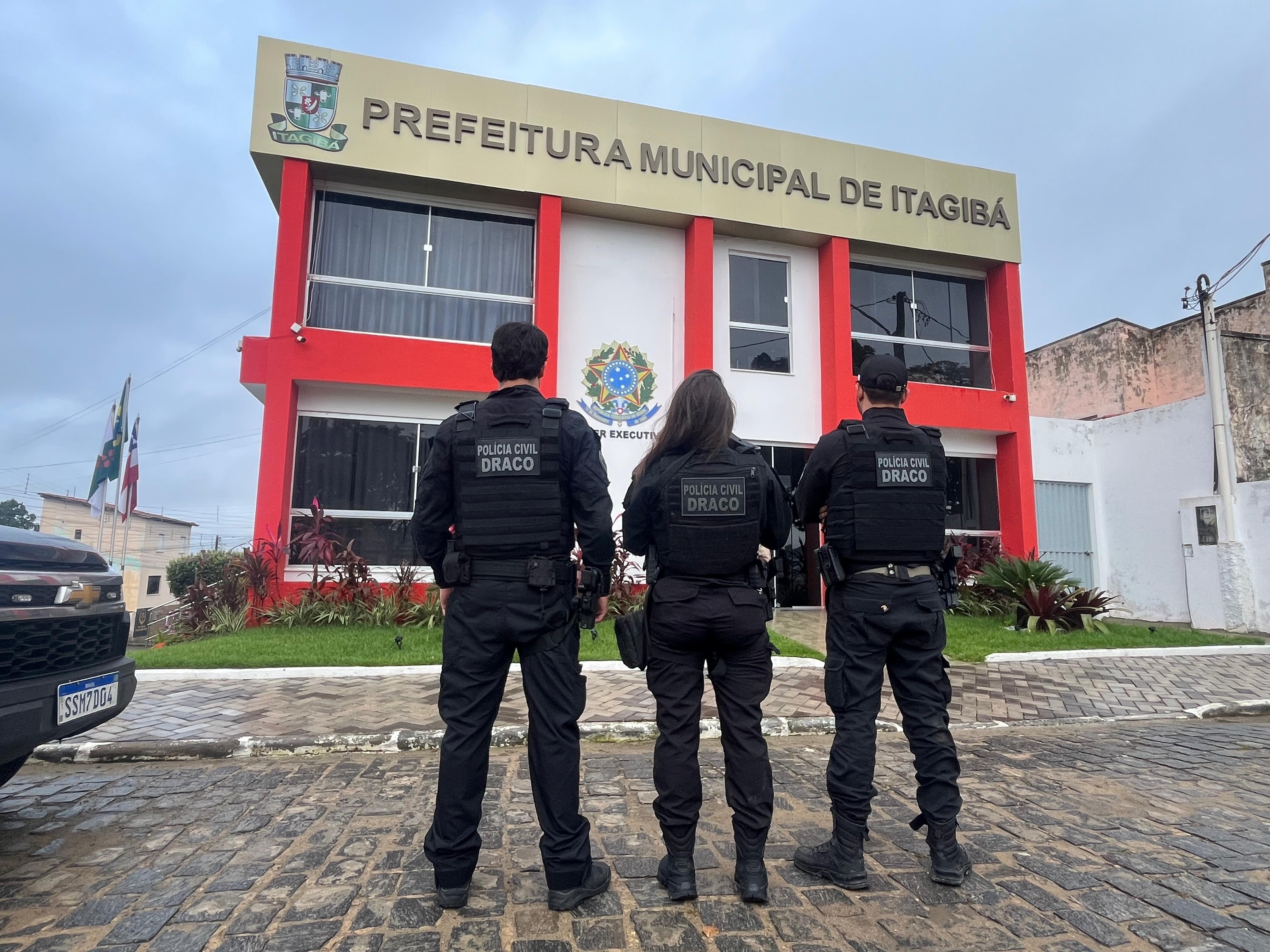 Secretario e servidora de prefeitura na Bahia são afastados após operação que investiga execução de contratos irregulares