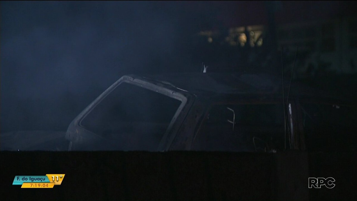 Incêndio atinge pátio do Detran de Londrina e destrói carros Norte e