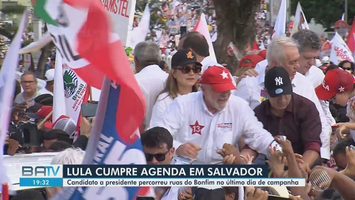 Lula vai a Salvador e participa de caminhada com candidato do PT ao
