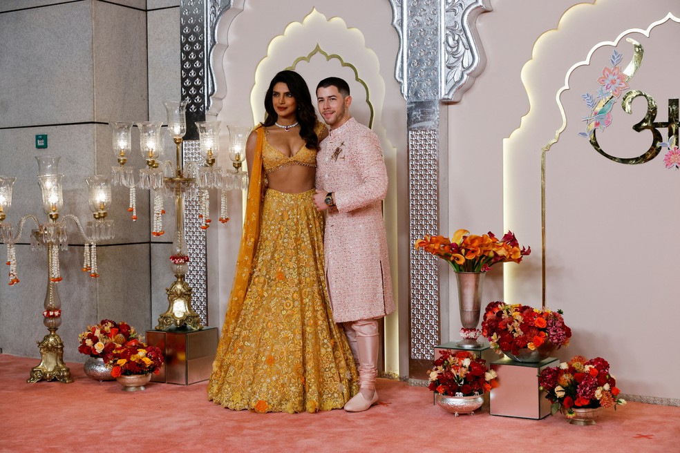 Cantor Nick Jonas e atriz Priyanka Chopra — Foto: REUTERS/Francis Mascarenhas