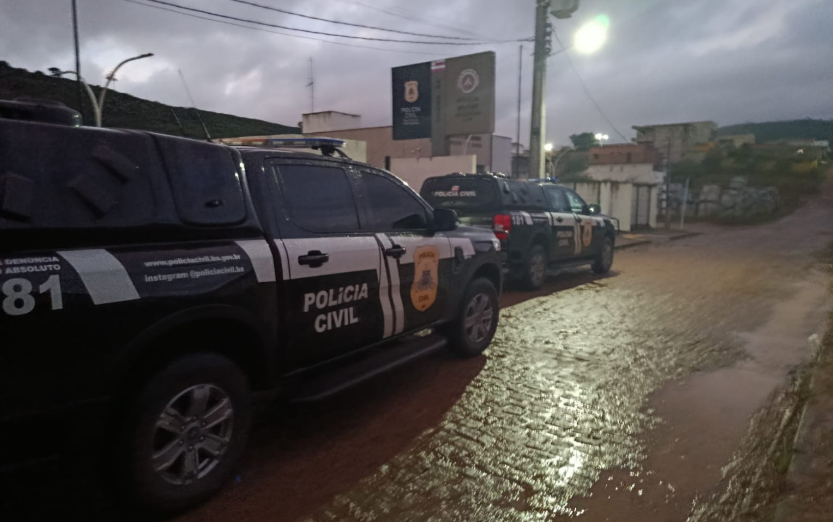 Dois adolescentes são apreendidos suspeitos de ameaçar vítimas e roubar motocicletas no interior da BA 