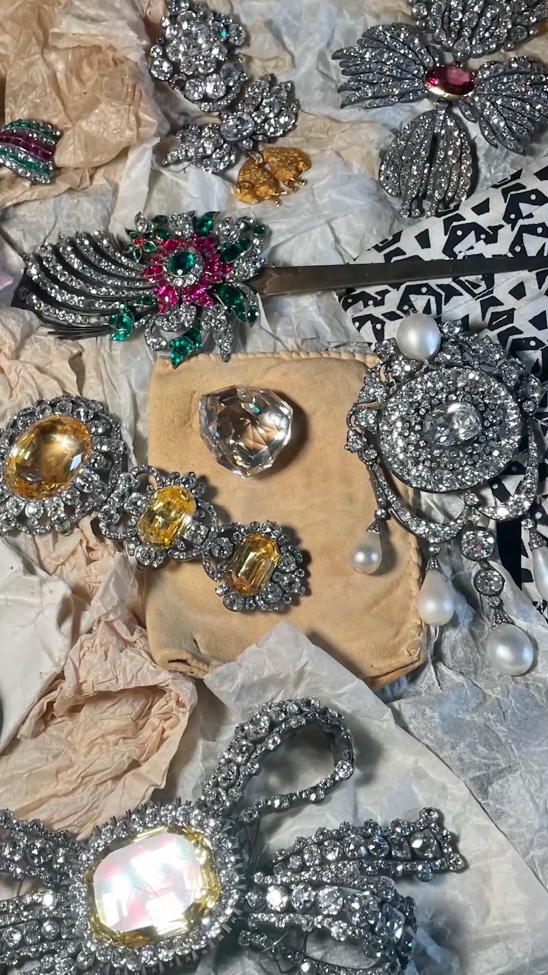 Tesouro escondido por antiga dinastia europeia reaparece após 100 anos