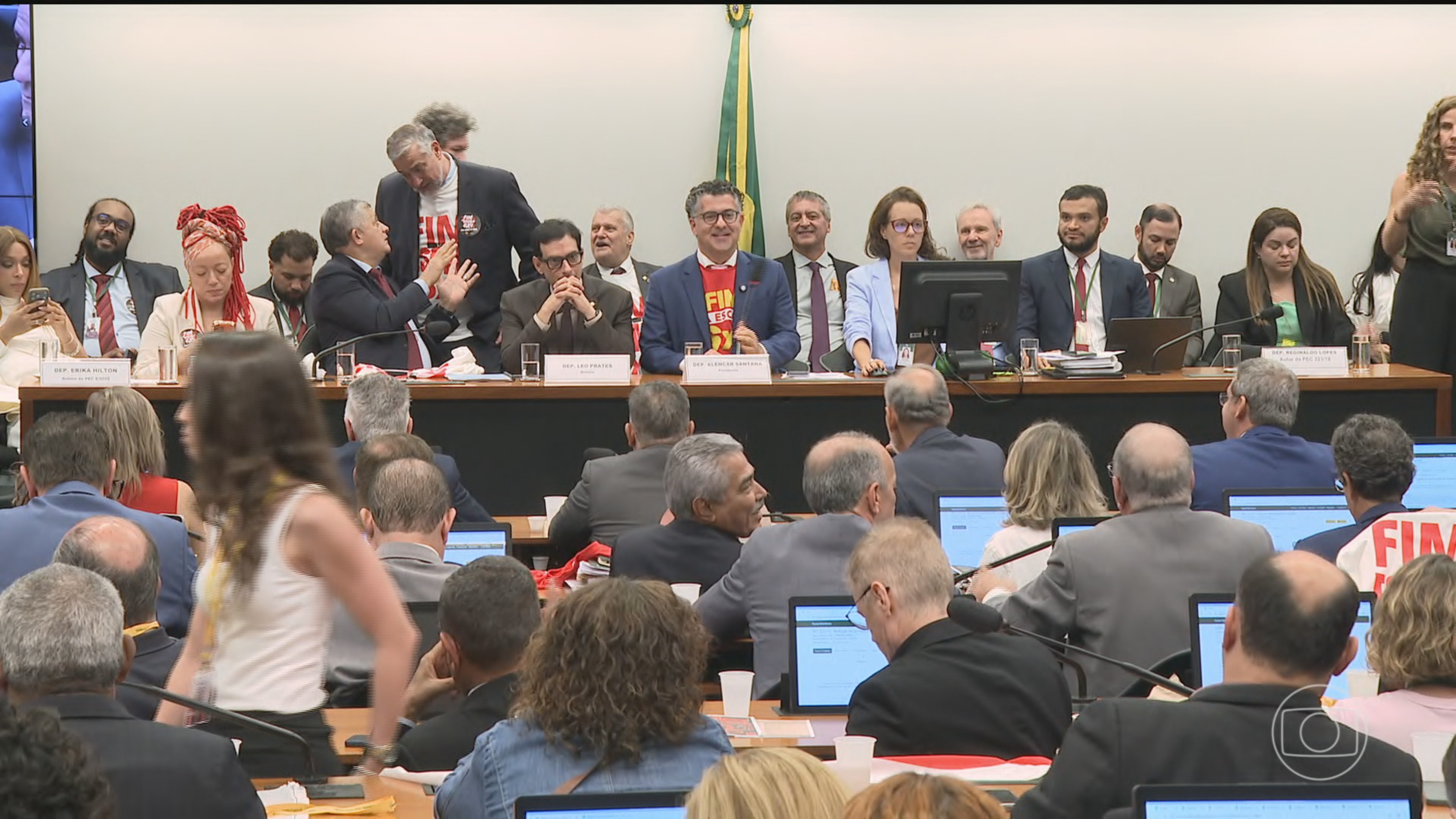 Comissão da Câmara aprova proposta que reduz jornada de trabalho para 40 horas por semana