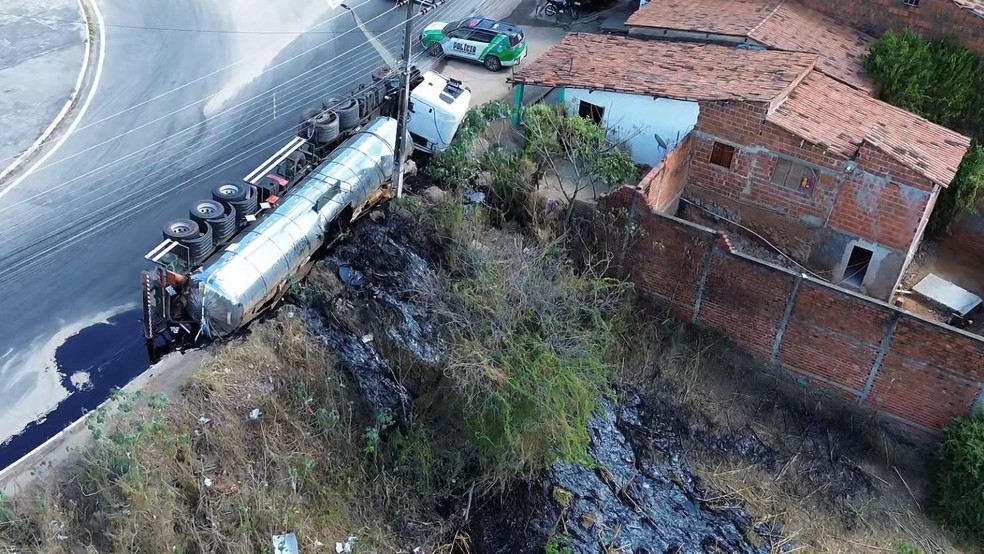Acidente ocorreu na tarde desta terça-feira (15). — Foto: Imagens cedidas por Hening Loureto.