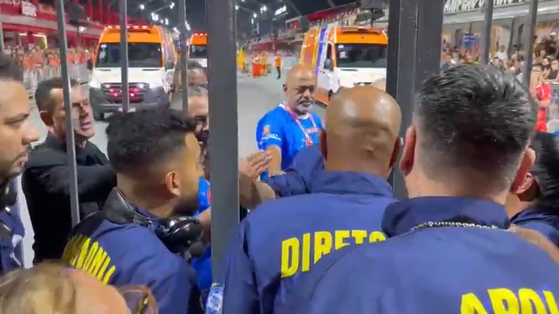 Presidente da Águia de Ouro fica ferido após ser atingido por portão do Anhembi no encerramento do desfile